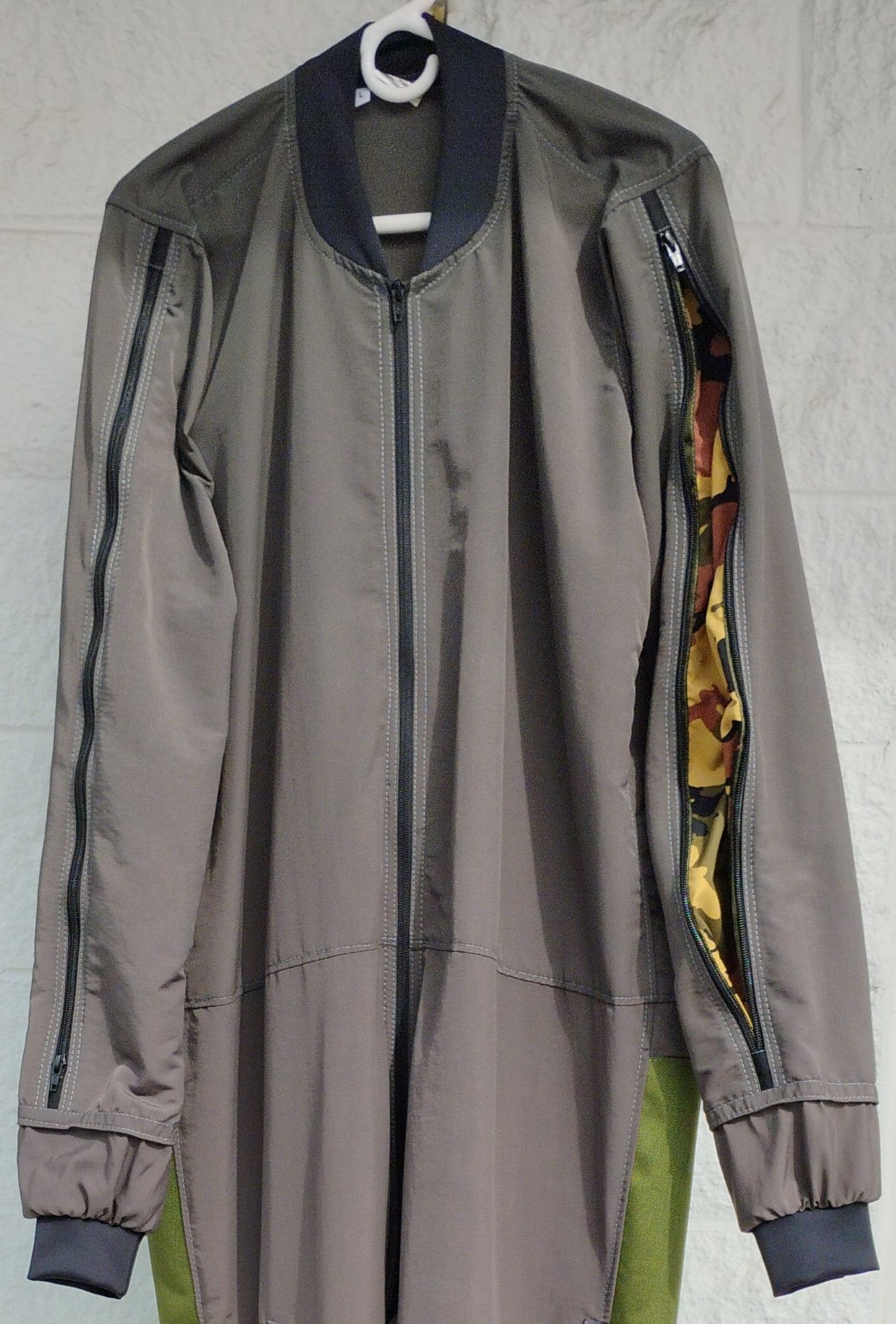 Instructor Max Suit (Waist= 47", Inseam = 36")